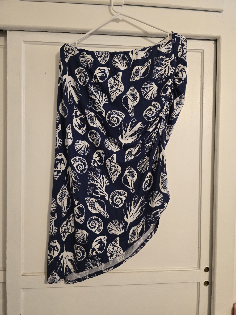 VENUS Navy and White Asymmetrical Shell-Print Skirt